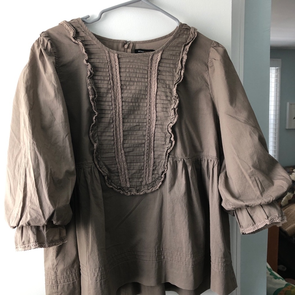 BCBG MaxAzria Puff sleeve baby doll smocked blouse